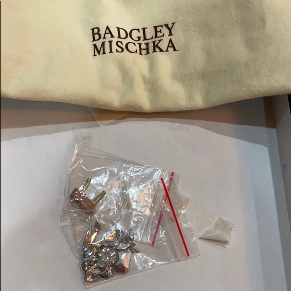 Badgley Mischka Nilla size 6